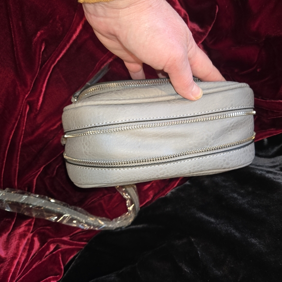 Moda Luxe Henri Foldover Zip Crossbody Lavender Gray Pebbled Faux Leather NWT - Picture 11 of 13